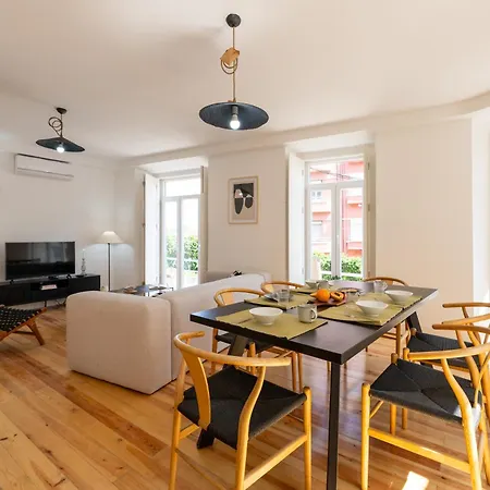 Sunny Lisbon Apartments By Soulplaces-2